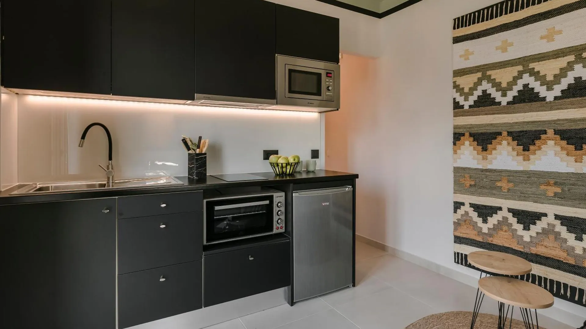 Aparktion The Zephyrus Studio Lixouri